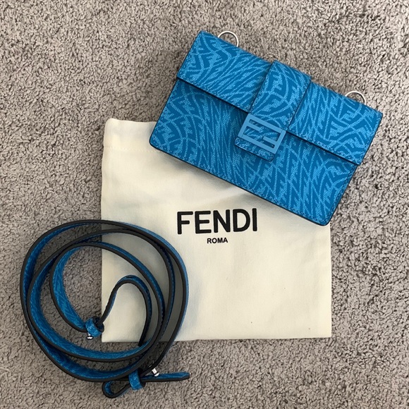 Fendi Handbags - Fendi unisex vértigo print crossbody/belt bag